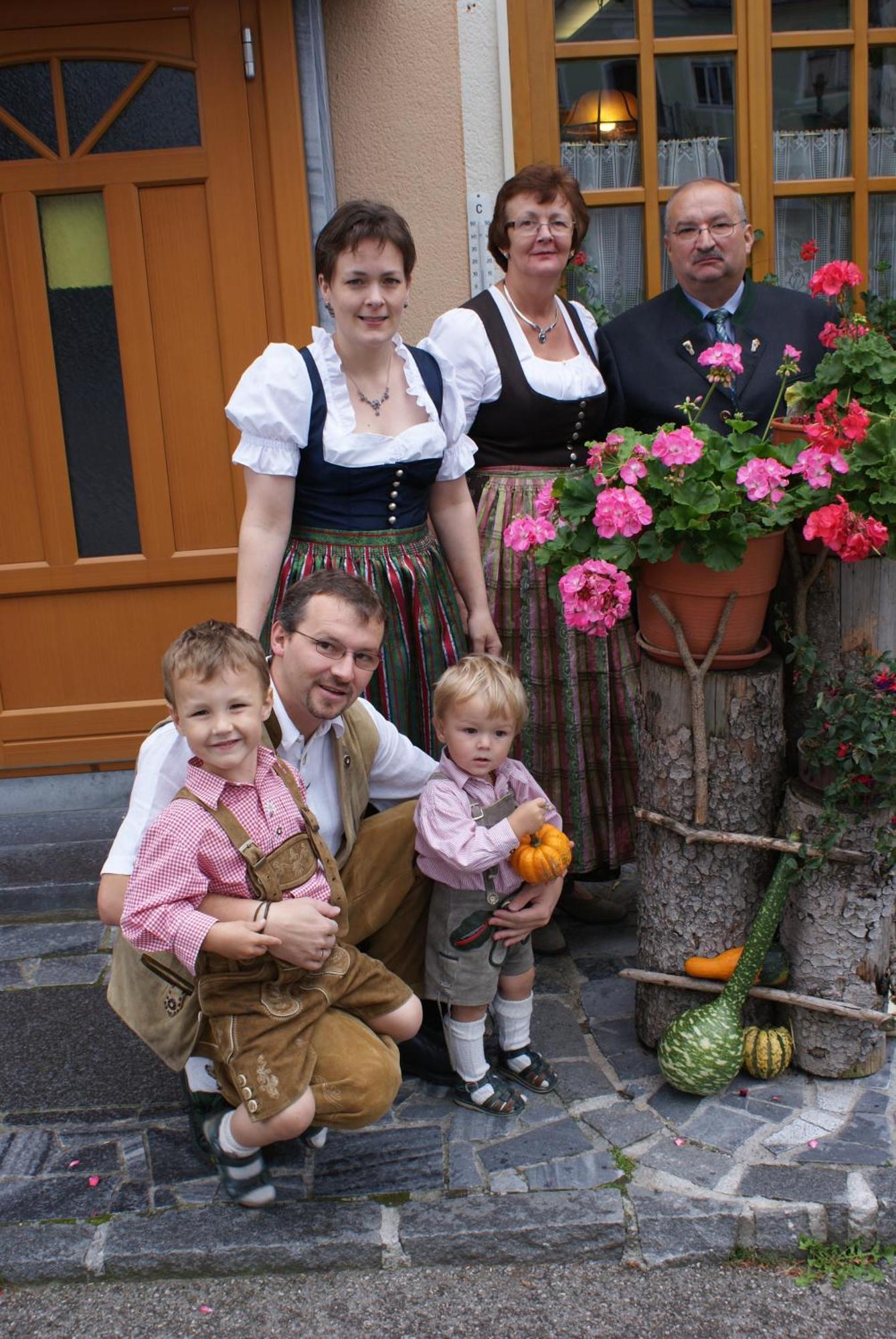 Zur Kirche Kottes